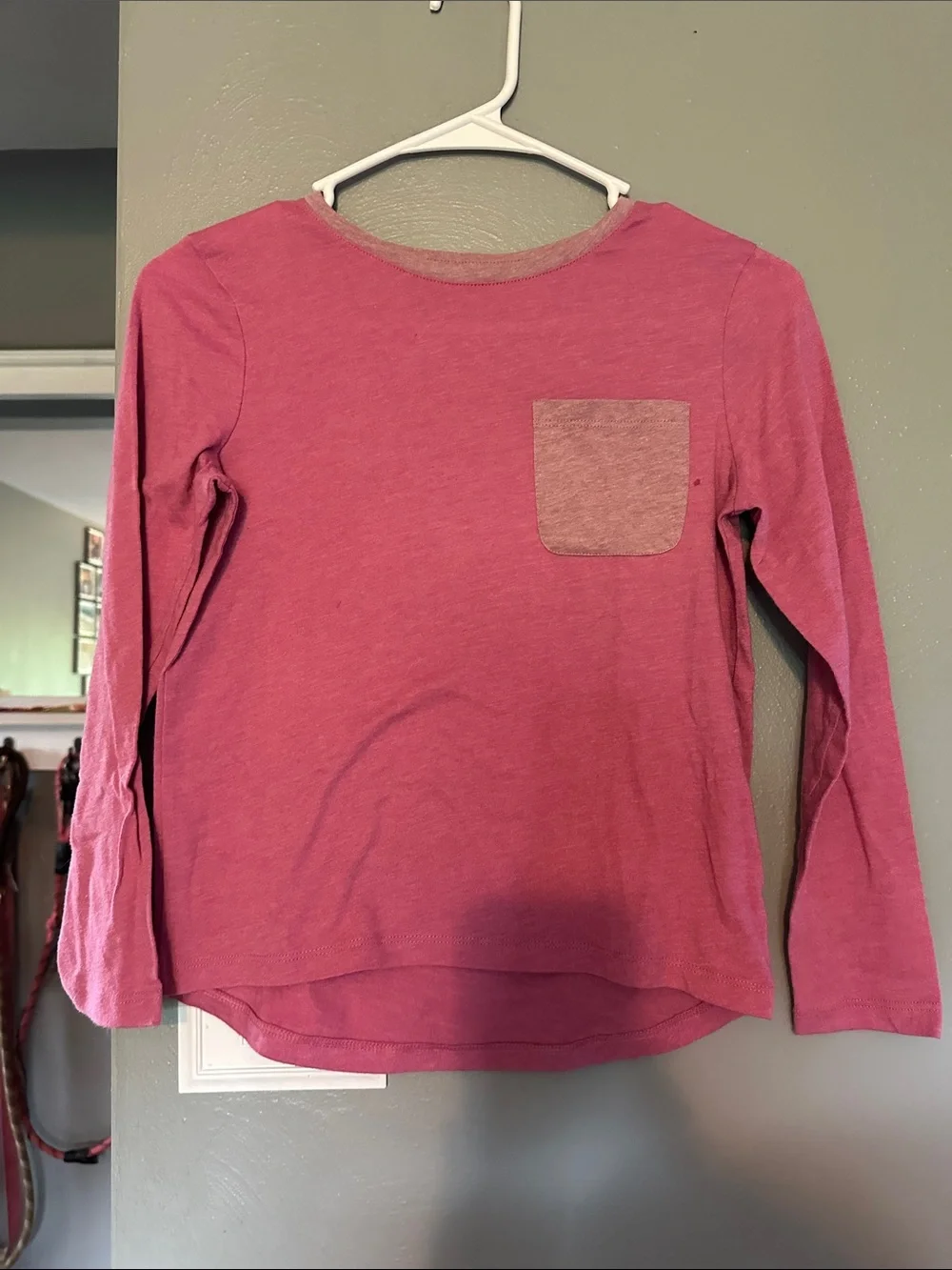 Old Navy Long Sleeve Tee in Mauve Pink with Heather Pocket